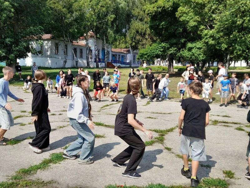 В Петровске полицейские и общественники присоединились к акции #ЗарядкаСоСтражемПорядка В Петровске полицейские и общественники присоединились к акции #ЗарядкаСоСтражемПорядка
