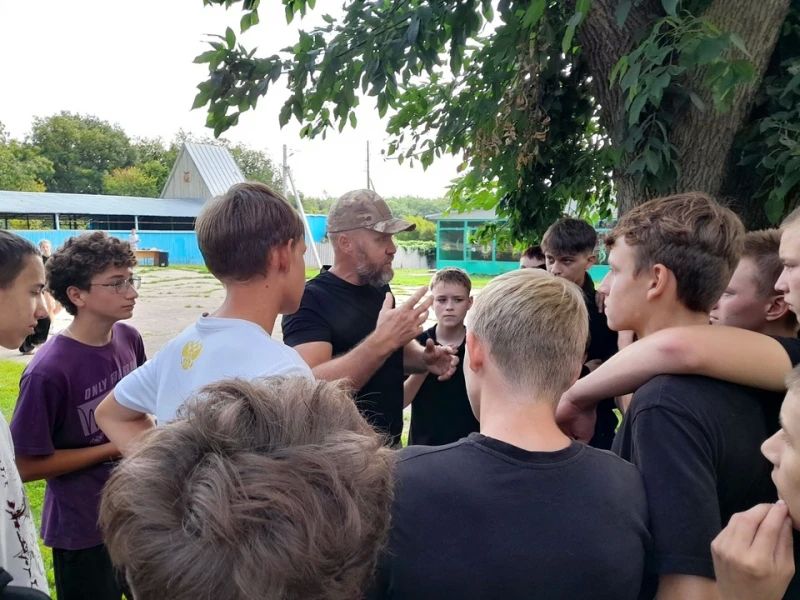 В Петровске полицейские и общественники присоединились к акции #ЗарядкаСоСтражемПорядка В Петровске полицейские и общественники присоединились к акции #ЗарядкаСоСтражемПорядка