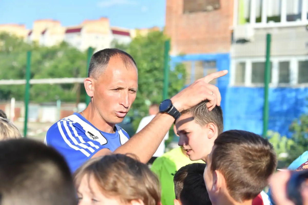 Роман Бусаргин: Уважаемые спортсмены, тренеры, участники физкультурного движения, ветераны и любители спорта! Поздравляю вас с Днем физкультурника! Роман Бусаргин: Уважаемые спортсмены, тренеры, участники физкультурного движения, ветераны и любители спорта! Поздравляю вас с Днем физкультурника!