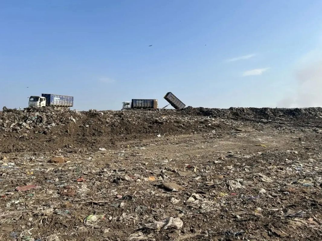 По поручению губернатора области Романа Бусаргина вместе с заместителями председателя правительства области Александром Стрелюхиным и Василием Котовым проконтролировали ход работ на мусороперерабатывающем полигоне АО... По поручению губернатора области Романа Бусаргина вместе с заместителями председателя правительства области Александром Стрелюхиным и Василием Котовым проконтролировали ход работ на мусороперерабатывающем полигоне АО...