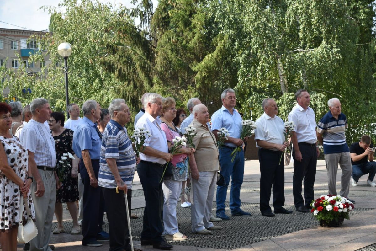 Трудовой подвиг, ставший историей: в Балаково прошло праздничное мероприятие ко Дню строителя Трудовой подвиг, ставший историей: в Балаково прошло праздничное мероприятие ко Дню строителя