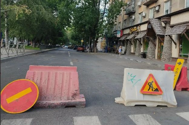 На улице Крамская продлили ограничение движения транспорта
