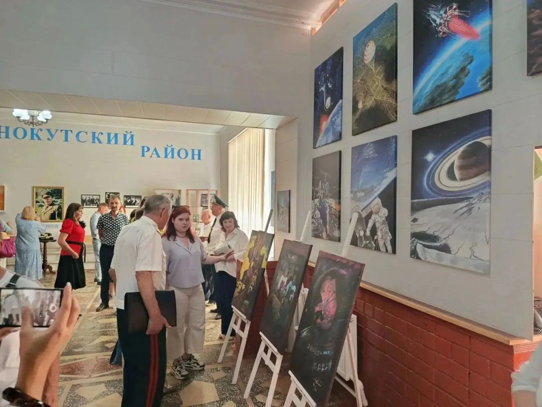 В Красном Куте отметили космический юбилей Германа Титова В Красном Куте отметили космический юбилей Германа Титова
