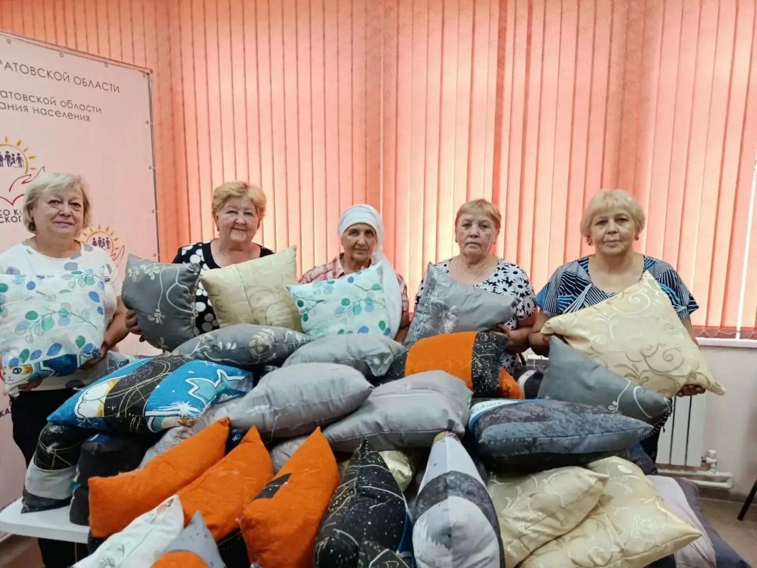 «Серебряные» волонтеры области изготовили для защитников очередную партию масксетей и подушек «Серебряные» волонтеры области изготовили для защитников очередную партию масксетей и подушек