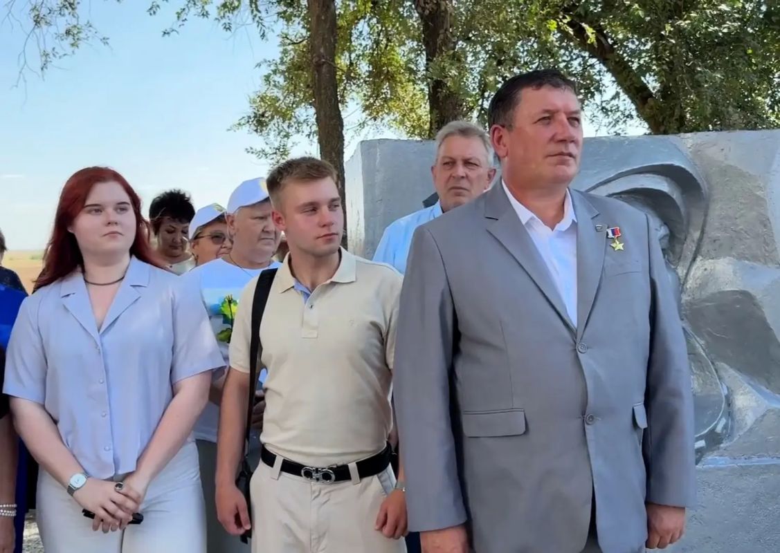 #ИсторияСГеографией В Саратовской области полицейские обеспечили охрану общественного порядка во время торжества в честь 65-летия первого в мире суточного космического полёта и благополучного возвращения на Землю Второго... #ИсторияСГеографией В Саратовской области полицейские обеспечили охрану общественного порядка во время торжества в честь 65-летия первого в мире суточного космического полёта и благополучного возвращения на Землю Второго...