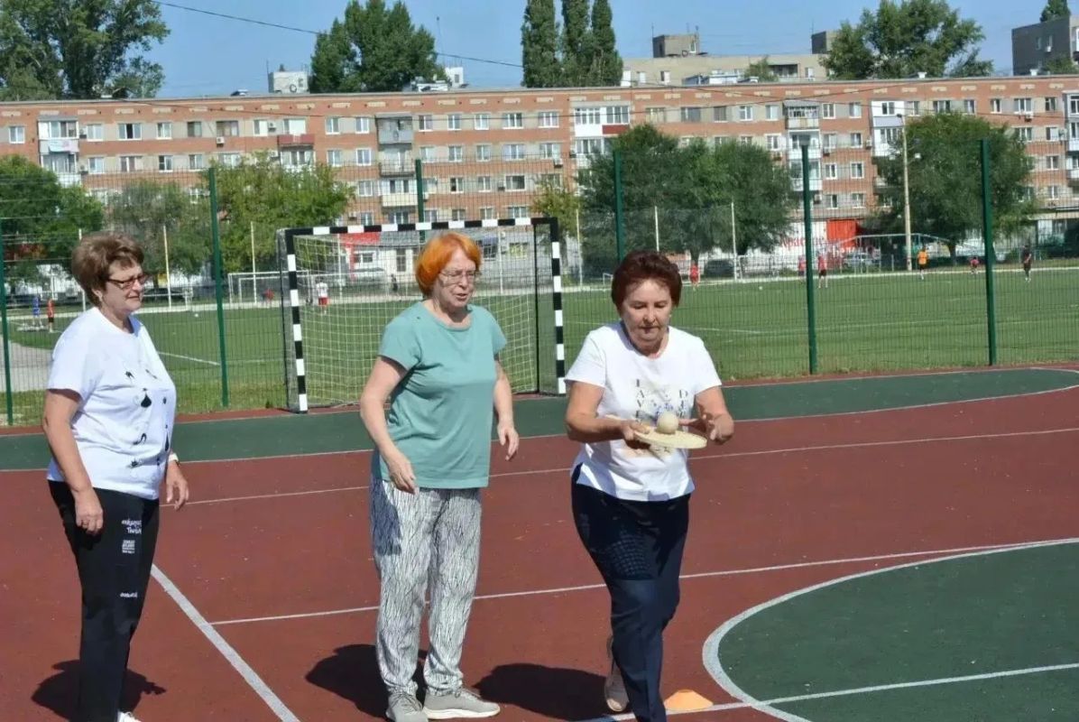 Бодрость духа и спортивный азарт: как энгельсские ветераны отметили День физкультурника Бодрость духа и спортивный азарт: как энгельсские ветераны отметили День физкультурника