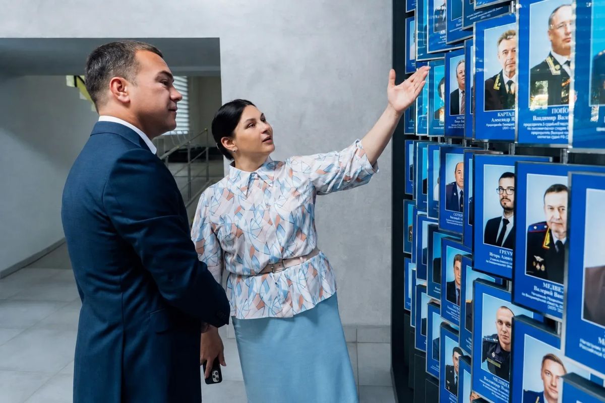 Прокурор Саратовской области Роман Пантелеев встретился с ректором Саратовской государственной юридической академии Екатериной Ильговой Прокурор Саратовской области Роман Пантелеев встретился с ректором Саратовской государственной юридической академии Екатериной Ильговой