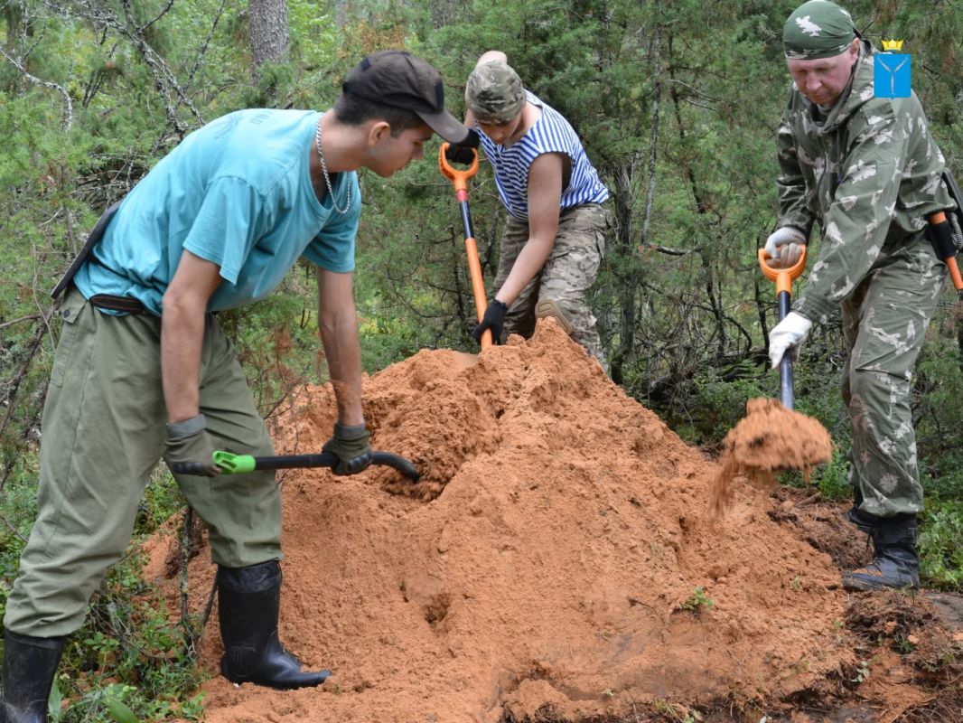Балаковские поисковики захоронили останки 46 бойцов Великой Отечественной войны Балаковские поисковики захоронили останки 46 бойцов Великой Отечественной войны