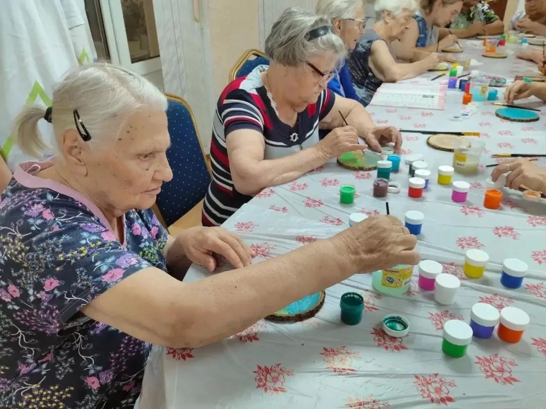 В Энгельсском доме-интернате для престарелых и инвалидов состоялся первый этап реализации молодежного проекта «Забота без границ» В Энгельсском доме-интернате для престарелых и инвалидов состоялся первый этап реализации молодежного проекта «Забота без границ»
