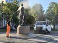 Уборка города. Коммунальные службы осуществляют работы по покосу травы, механизированной и ручной очистке тротуаров и прилотковой части дорог, сбору мелкого мусора, случайного мусора, а также очистке контейнерных площадок и...