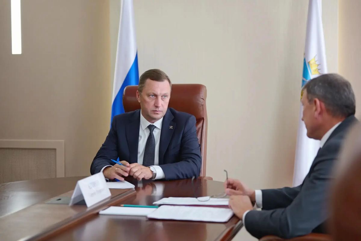 Губернатор Саратовской области Роман Бусаргин на встрече с новым главой Вольского района Сергеем Егоровым обозначил главные приоритеты развития территории Губернатор Саратовской области Роман Бусаргин на встрече с новым главой Вольского района Сергеем Егоровым обозначил главные приоритеты развития территории