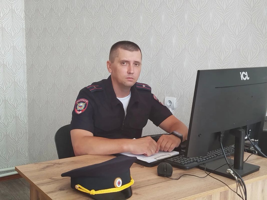 В рамках акции «Один день с участковым», направленной на повышение открытости и доверия к работе органов правопорядка, председатель Общественного совета при МО МВД России «Вольский» Александр Головачёв провёл рабочий день... В рамках акции «Один день с участковым», направленной на повышение открытости и доверия к работе органов правопорядка, председатель Общественного совета при МО МВД России «Вольский» Александр Головачёв провёл рабочий день...