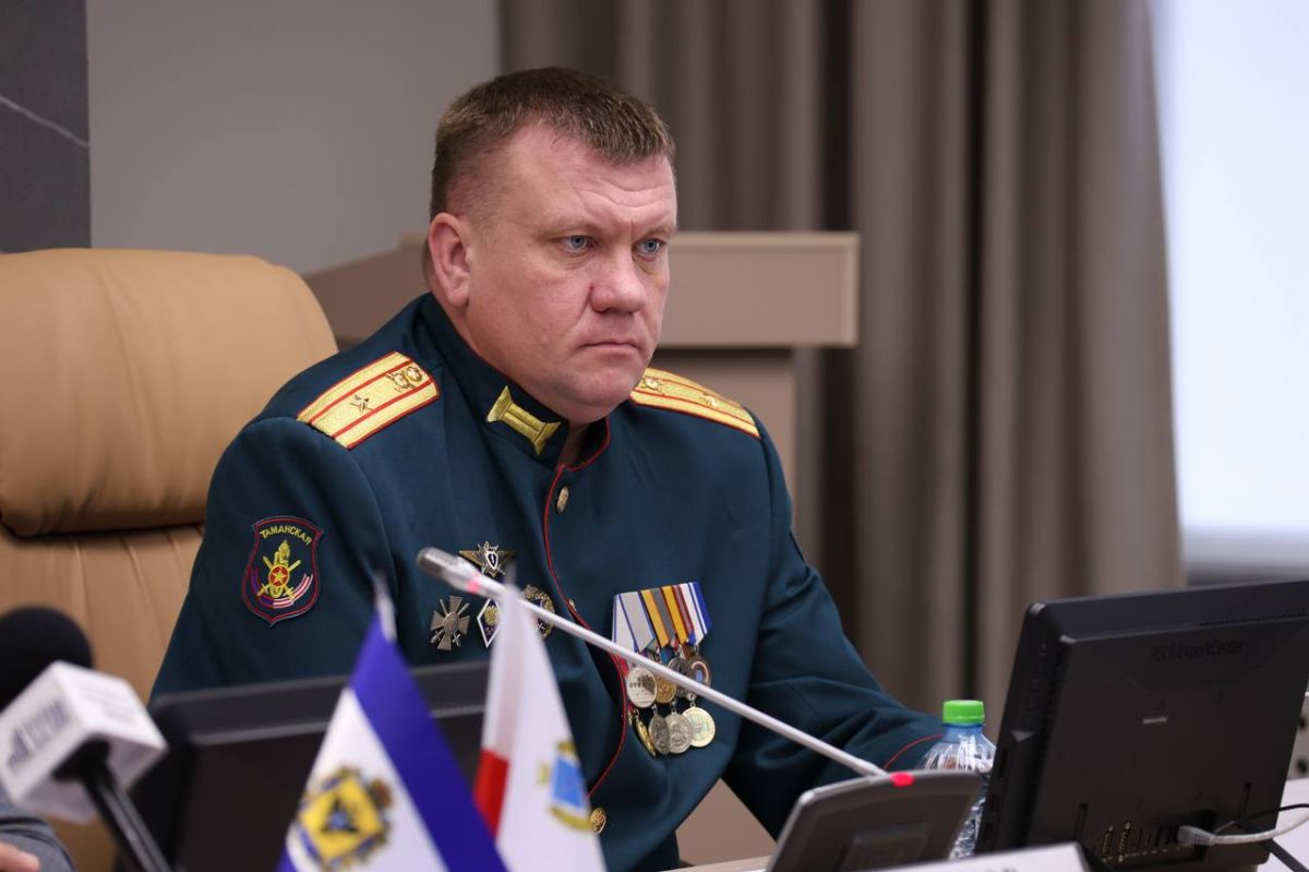 Председатель Саратовской областной Думы Алексей Антонов провел рабочее совещание, посвященное реализации программы «Наши герои» Председатель Саратовской областной Думы Алексей Антонов провел рабочее совещание, посвященное реализации программы «Наши герои»
