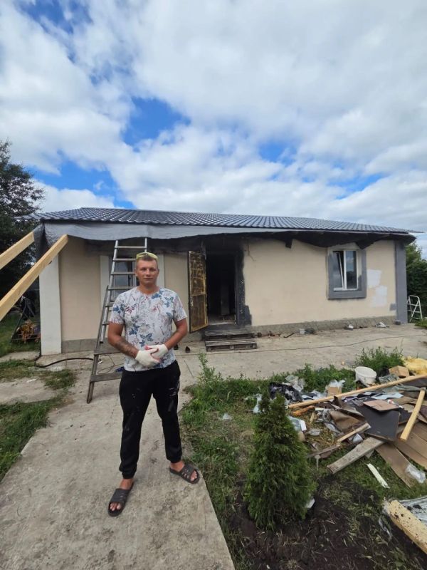Чтобы у детей снова был свой угол: Многодетный отец поднимает дом из пепла ради дочек Чтобы у детей снова был свой угол: Многодетный отец поднимает дом из пепла ради дочек