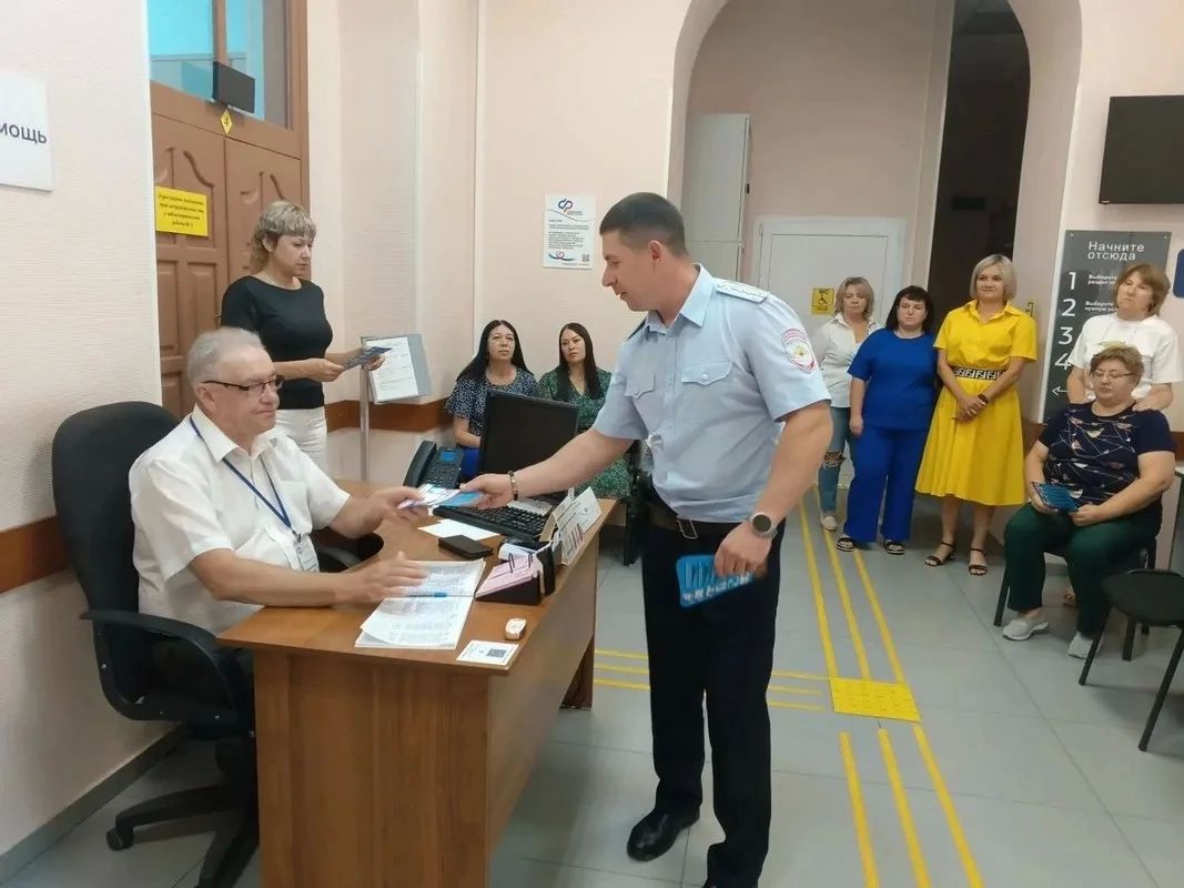 Полицейские предупредили жителей Петровска о мошенниках Полицейские предупредили жителей Петровска о мошенниках