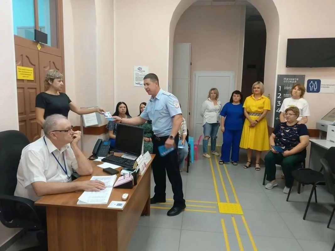 Полицейские предупредили жителей Петровска о мошенниках Полицейские предупредили жителей Петровска о мошенниках