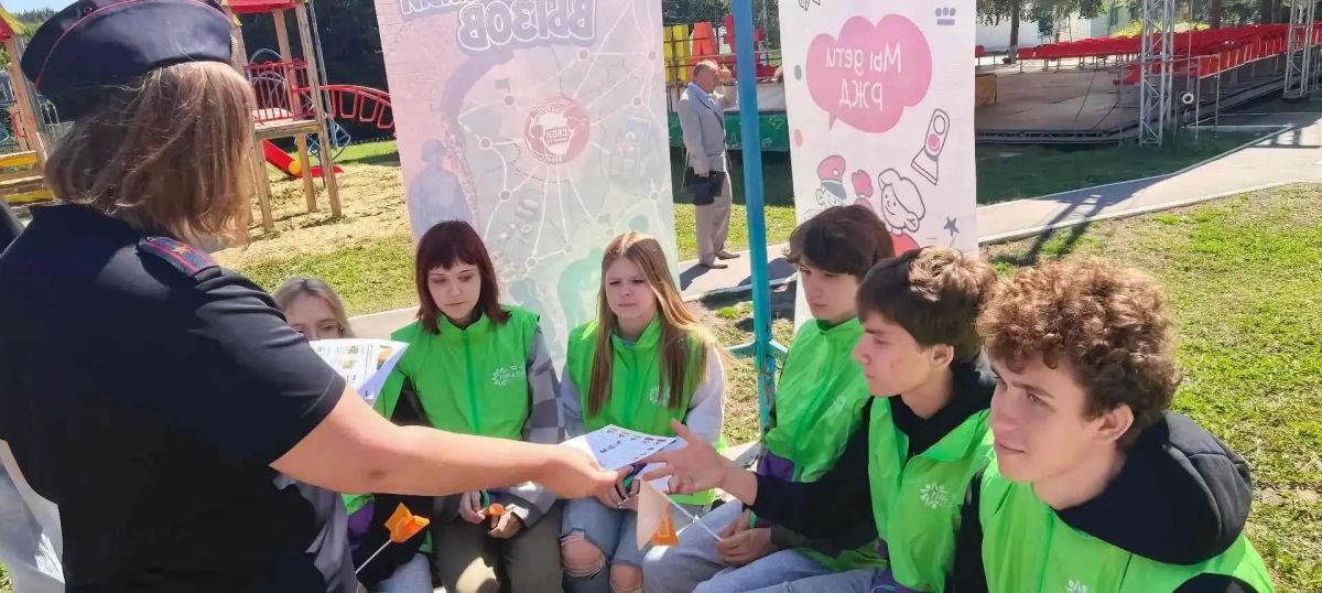 Саратовские транспортные полицейские провели патриотическую квест-игру «Железнодорожный вызов