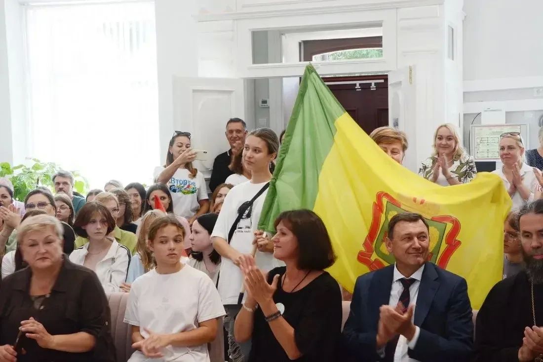 Состоялось торжественное открытие межрегионального фестиваля детского творчества «Вольские пленэры» Состоялось торжественное открытие межрегионального фестиваля детского творчества «Вольские пленэры»
