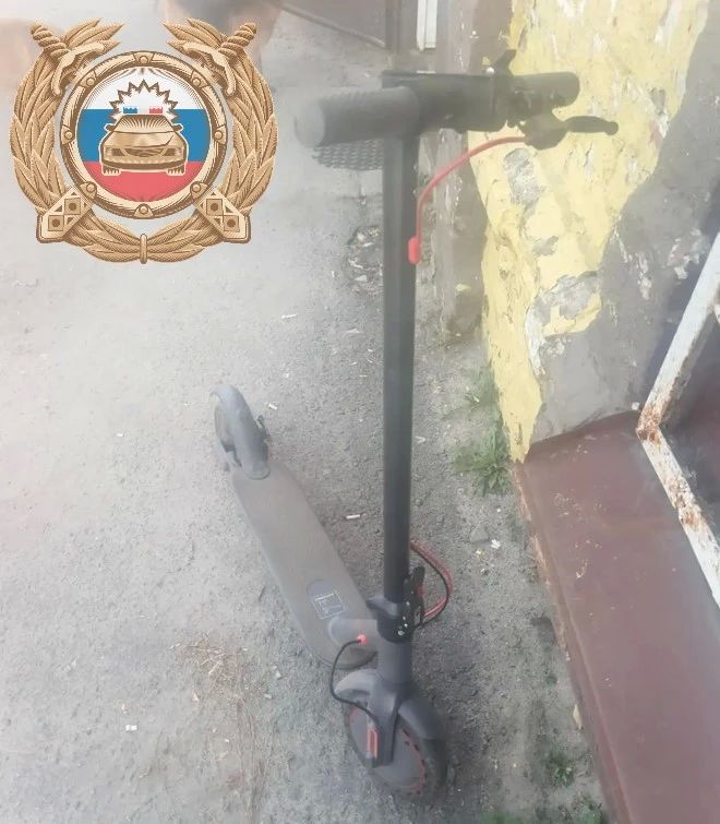 В Аркадаке 17-летняя электросамокатчица наехала на проходившую мимо женщину