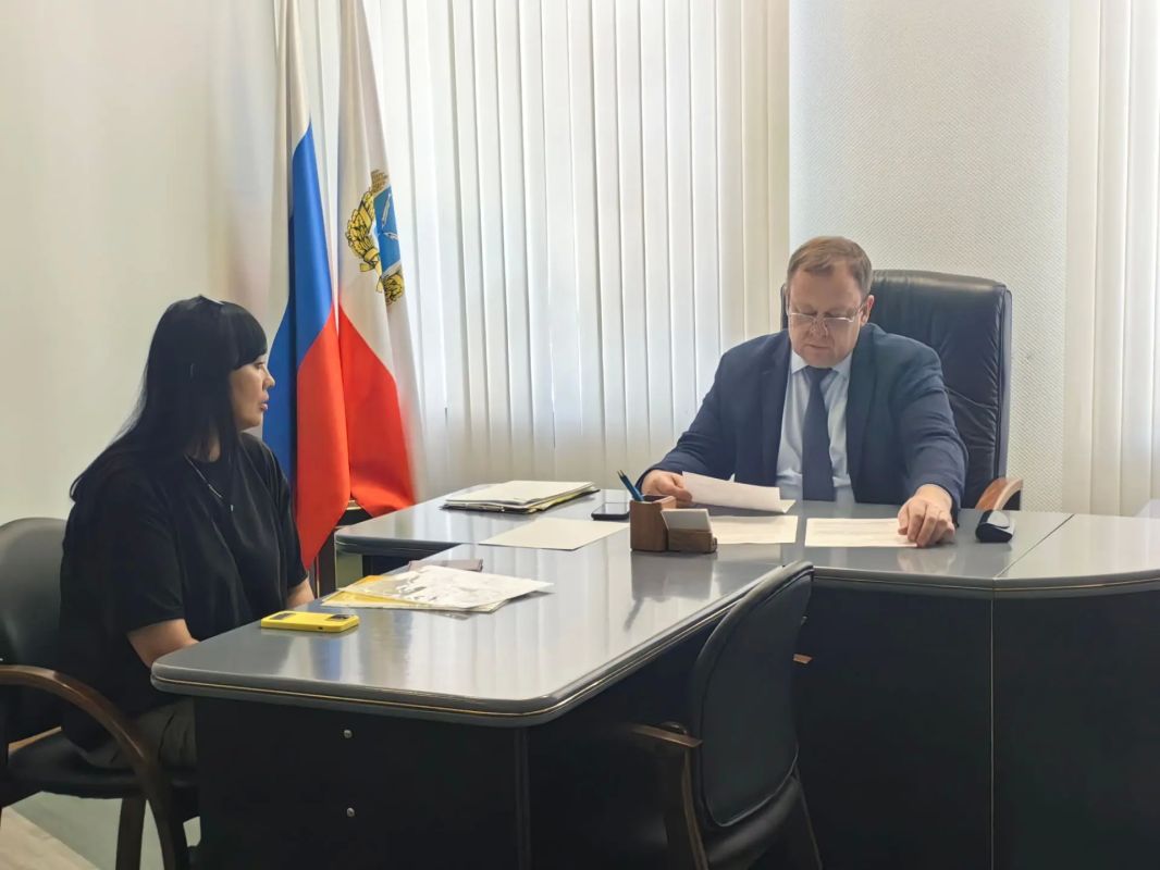 По поручению Губернатора Романа Бусаргина провел личный прием граждан По поручению Губернатора Романа Бусаргина провел личный прием граждан