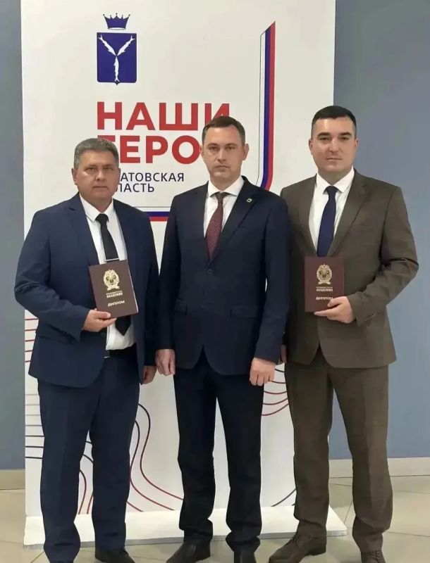 Поздравил участников региональной программы «Наши герои» Олега Панферова и Сергея Журавлева с успешным завершением обучения и получением заслуженных дипломов Поздравил участников региональной программы «Наши герои» Олега Панферова и Сергея Журавлева с успешным завершением обучения и получением заслуженных дипломов