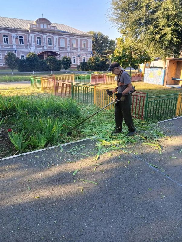 Благоустройство города ведется в ежедневном режиме Благоустройство города ведется в ежедневном режиме