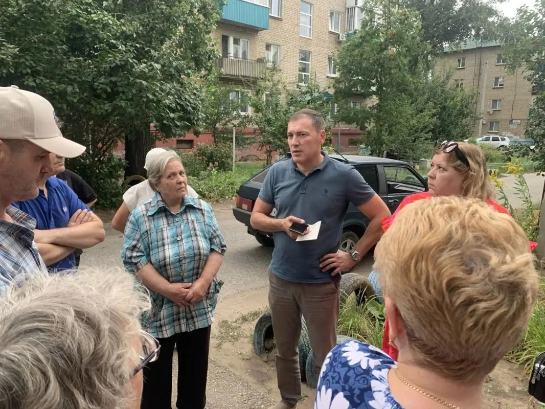 В Балаково по поручению главы района Сергея Барулина прошла очередная встреча с жителями домов, где были выявлены нарушения и отключен газ В Балаково по поручению главы района Сергея Барулина прошла очередная встреча с жителями домов, где были выявлены нарушения и отключен газ