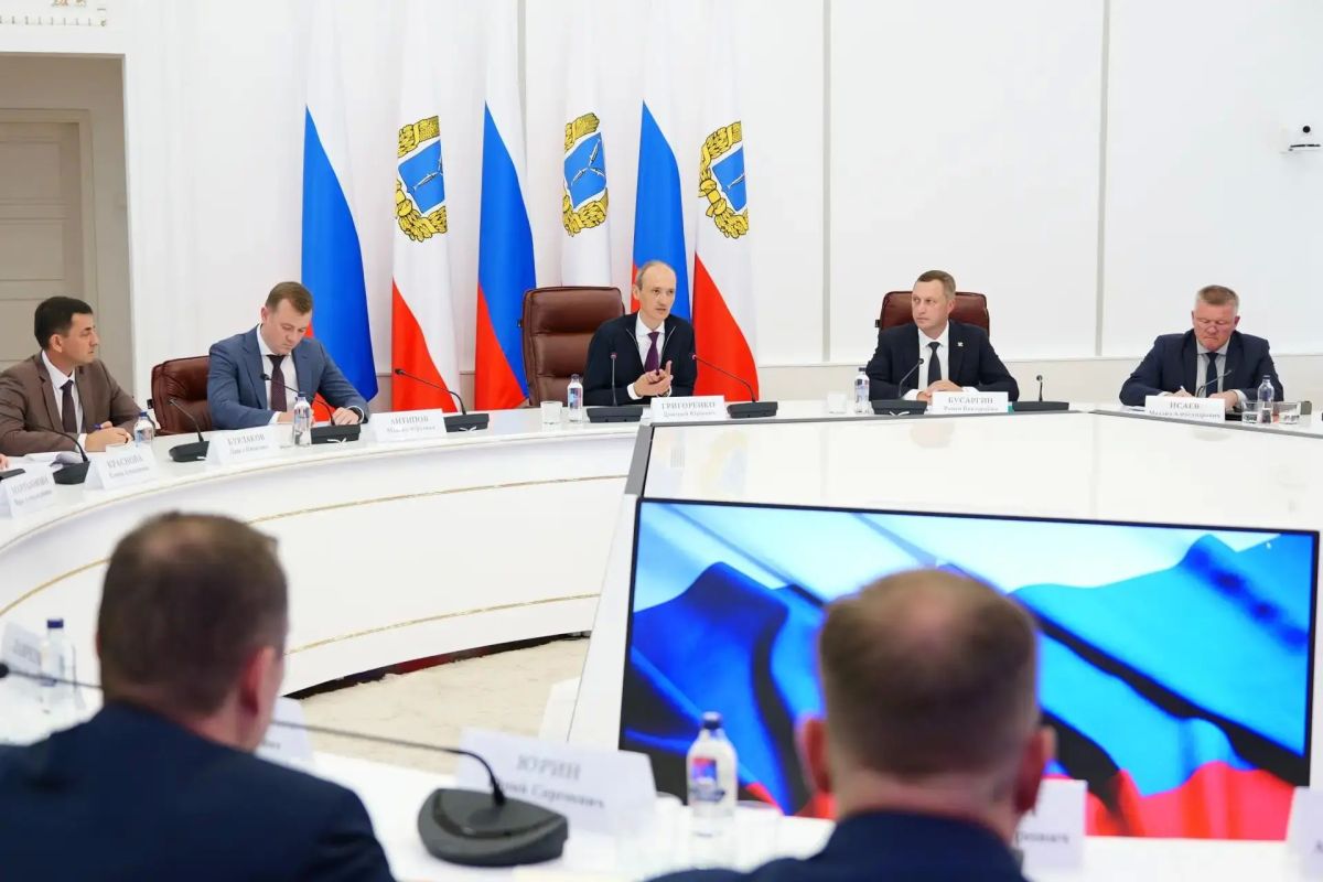 Роман Бусаргин: Сегодня Саратовскую область с рабочим визитом посещает заместитель Председателя Правительства Российской Федерации Дмитрий Юрьевич Григоренко Роман Бусаргин: Сегодня Саратовскую область с рабочим визитом посещает заместитель Председателя Правительства Российской Федерации Дмитрий Юрьевич Григоренко