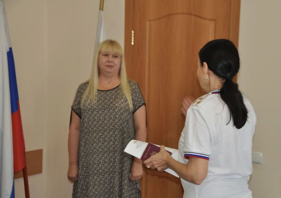 В Балаково накануне Дня Государственного флага в отделе полиции прошла торжественная церемония принесения Присяги В Балаково накануне Дня Государственного флага в отделе полиции прошла торжественная церемония принесения Присяги