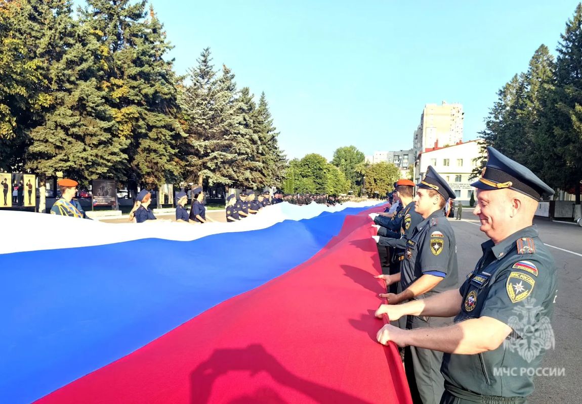 22 августа - День Государственного флага России 22 августа - День Государственного флага России