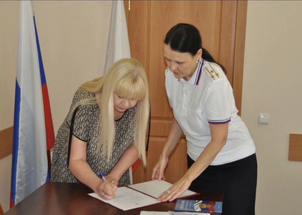 В Балаково накануне Дня Государственного флага в отделе полиции прошла торжественная церемония принесения Присяги В Балаково накануне Дня Государственного флага в отделе полиции прошла торжественная церемония принесения Присяги