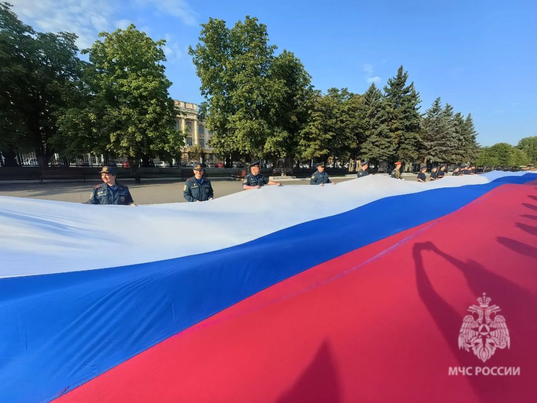 22 августа - День Государственного флага России 22 августа - День Государственного флага России