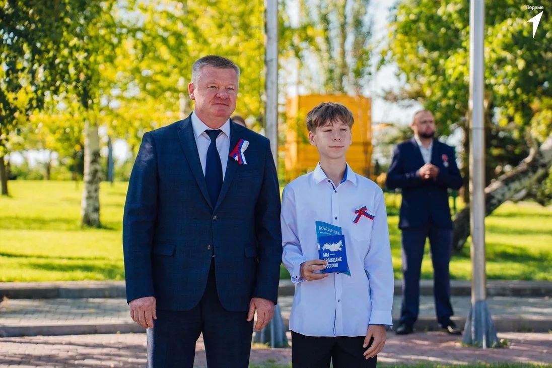 В Саратове отметили День Государственного флага России В Саратове отметили День Государственного флага России
