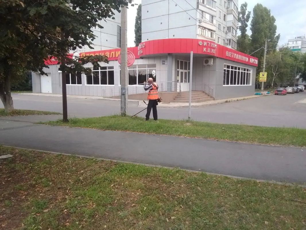 В Балаково продолжаются плановые работы по благоустройству города В Балаково продолжаются плановые работы по благоустройству города