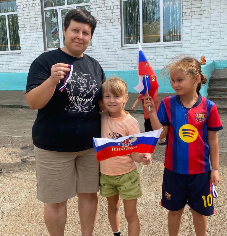 В селах Натальинского МО прошли мероприятия посвященные ко Дню Государственного флага Российской Федерации В селах Натальинского МО прошли мероприятия посвященные ко Дню Государственного флага Российской Федерации