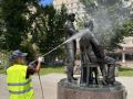 Уборка города. Коммунальные службы осуществляют работы по покосу травы, покраске лавочек, вывозу порубочного материала, очистке контейнерных площадок и прилегающих территорий, а также содержанию объектов улично-дорожной сети...