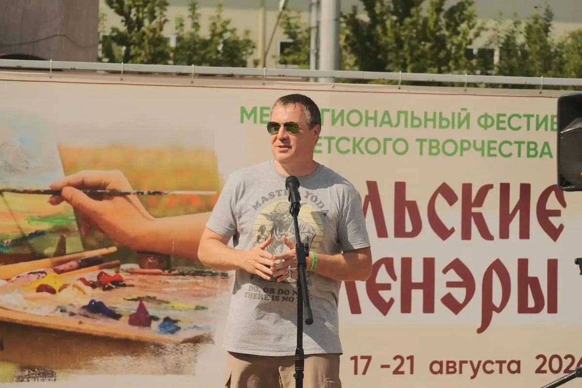 300 картин "Вольских плэнеров" будут путешествовать по Саратовской области 300 картин "Вольских плэнеров" будут путешествовать по Саратовской области