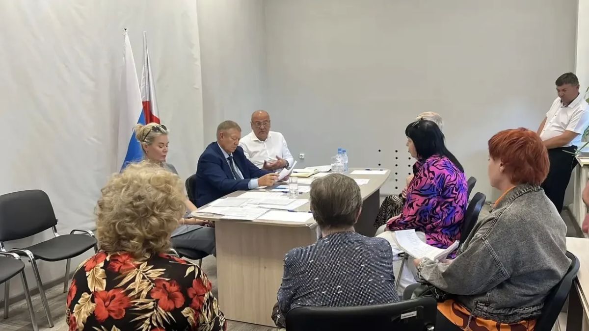 В администрации Красноармейского района состоялся личный прием граждан по вопросам ЖКХ В администрации Красноармейского района состоялся личный прием граждан по вопросам ЖКХ