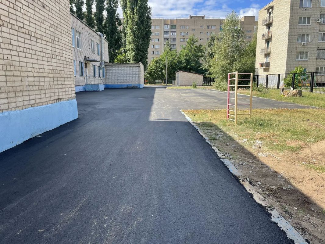 Дворы 11 детских садов в Балаково благоустраивают в рамках инициированного депутатского проекта Председателя Государственной Думы Вячеслава Володина Дворы 11 детских садов в Балаково благоустраивают в рамках инициированного депутатского проекта Председателя Государственной Думы Вячеслава Володина