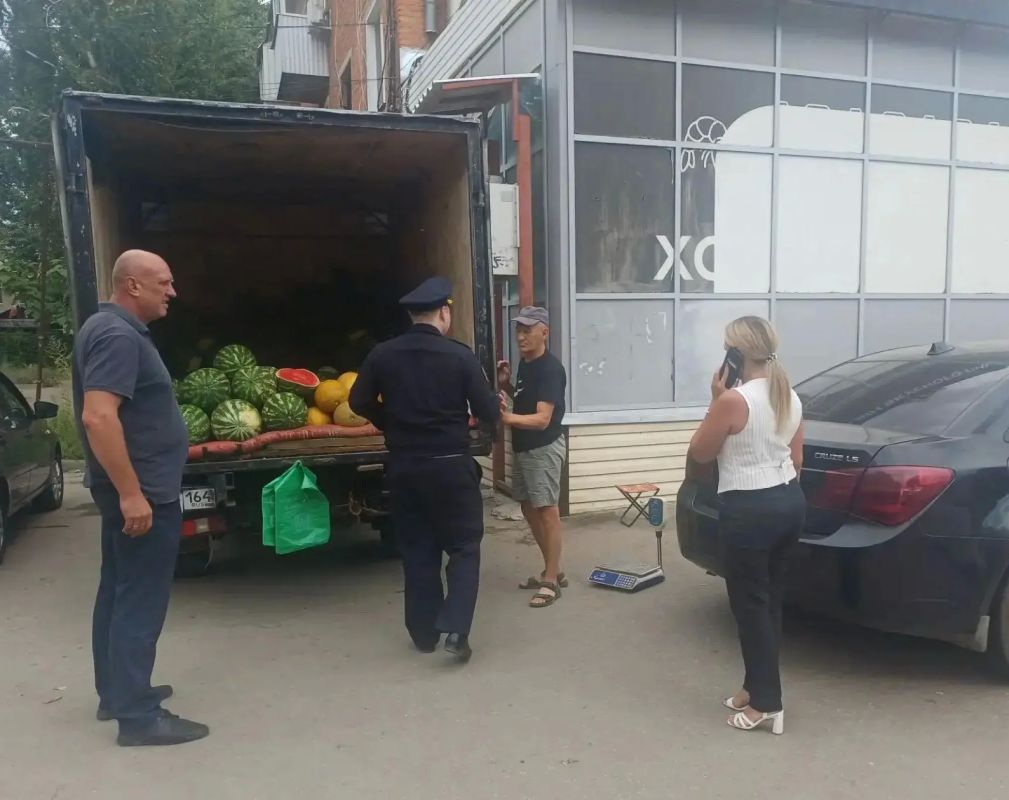 В Энгельсе продолжаются рейды по борьбе с незаконной торговлей В Энгельсе продолжаются рейды по борьбе с незаконной торговлей