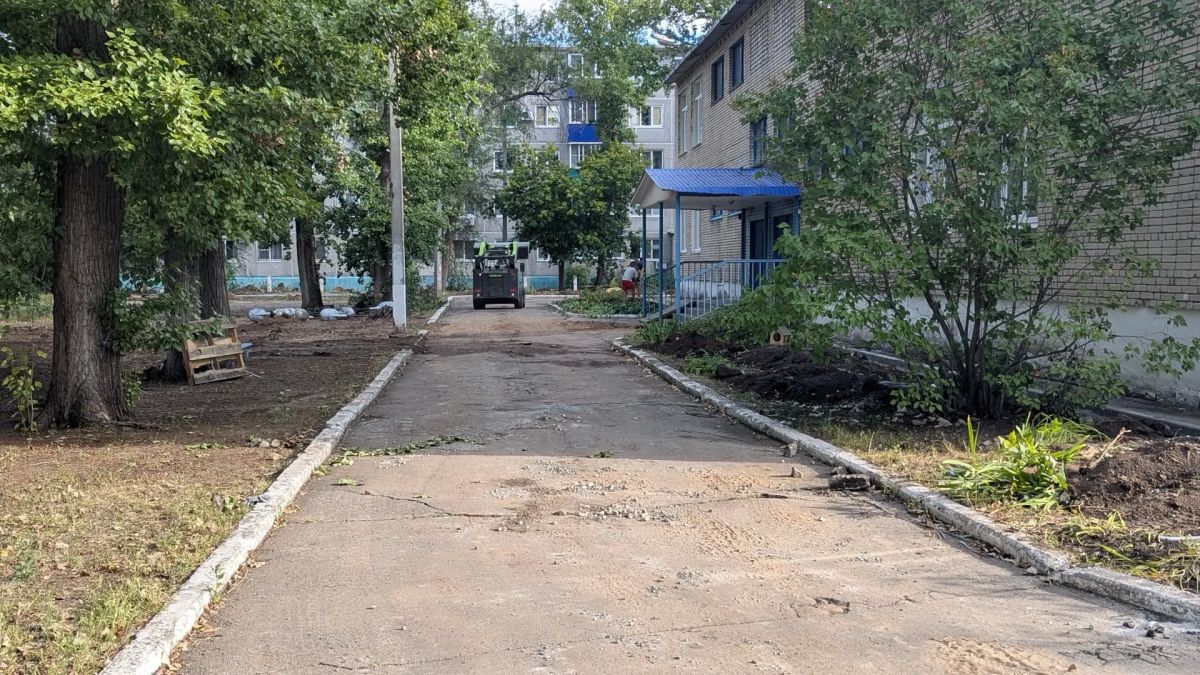 Дворы 11 детских садов в Балаково благоустраивают в рамках инициированного депутатского проекта Председателя Государственной Думы Вячеслава Володина Дворы 11 детских садов в Балаково благоустраивают в рамках инициированного депутатского проекта Председателя Государственной Думы Вячеслава Володина