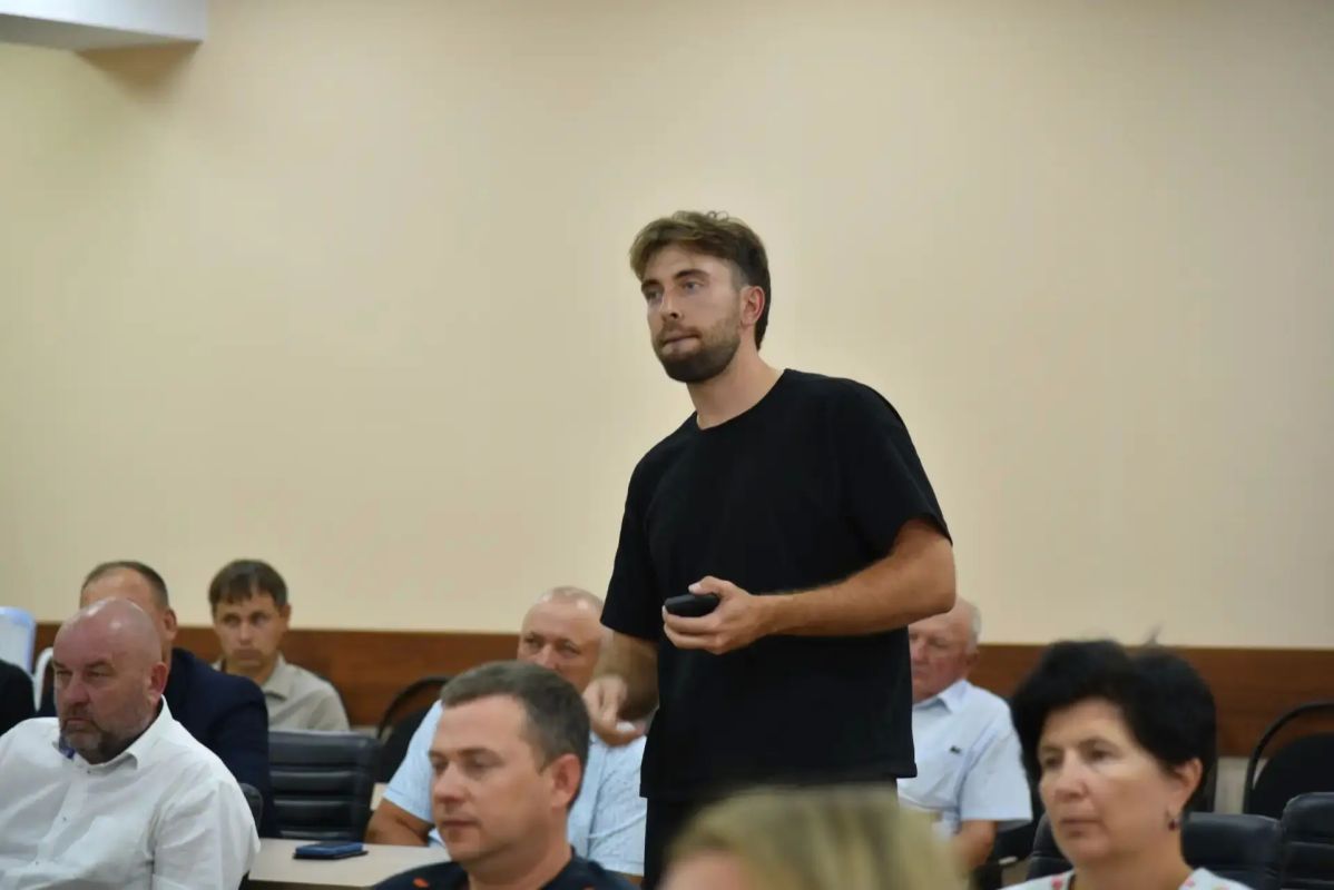 Провели встречу с сельхозтоваропроизводителями Балаковского района Провели встречу с сельхозтоваропроизводителями Балаковского района