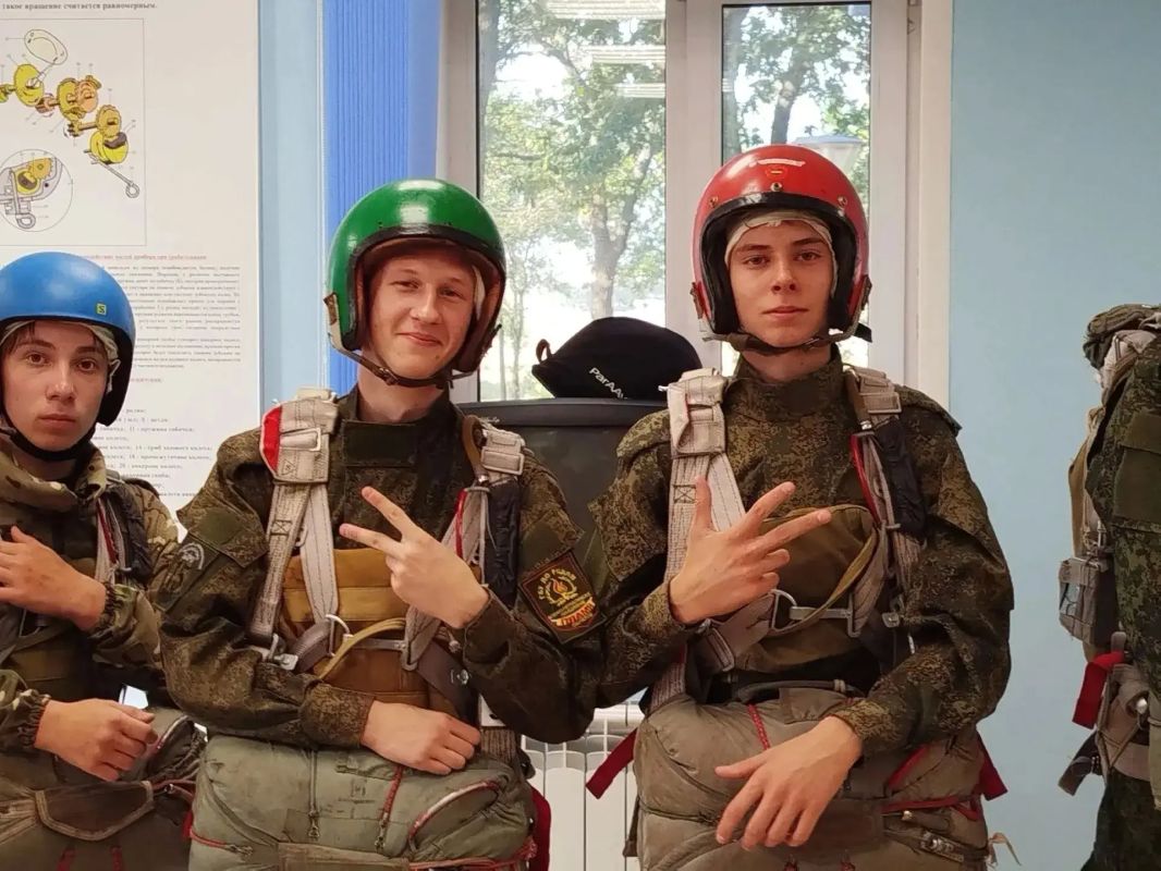 Новости общественных организаций Ветеранские организации провели военно-спортивную эстафету «Зарница» Новости общественных организаций Ветеранские организации провели военно-спортивную эстафету «Зарница»