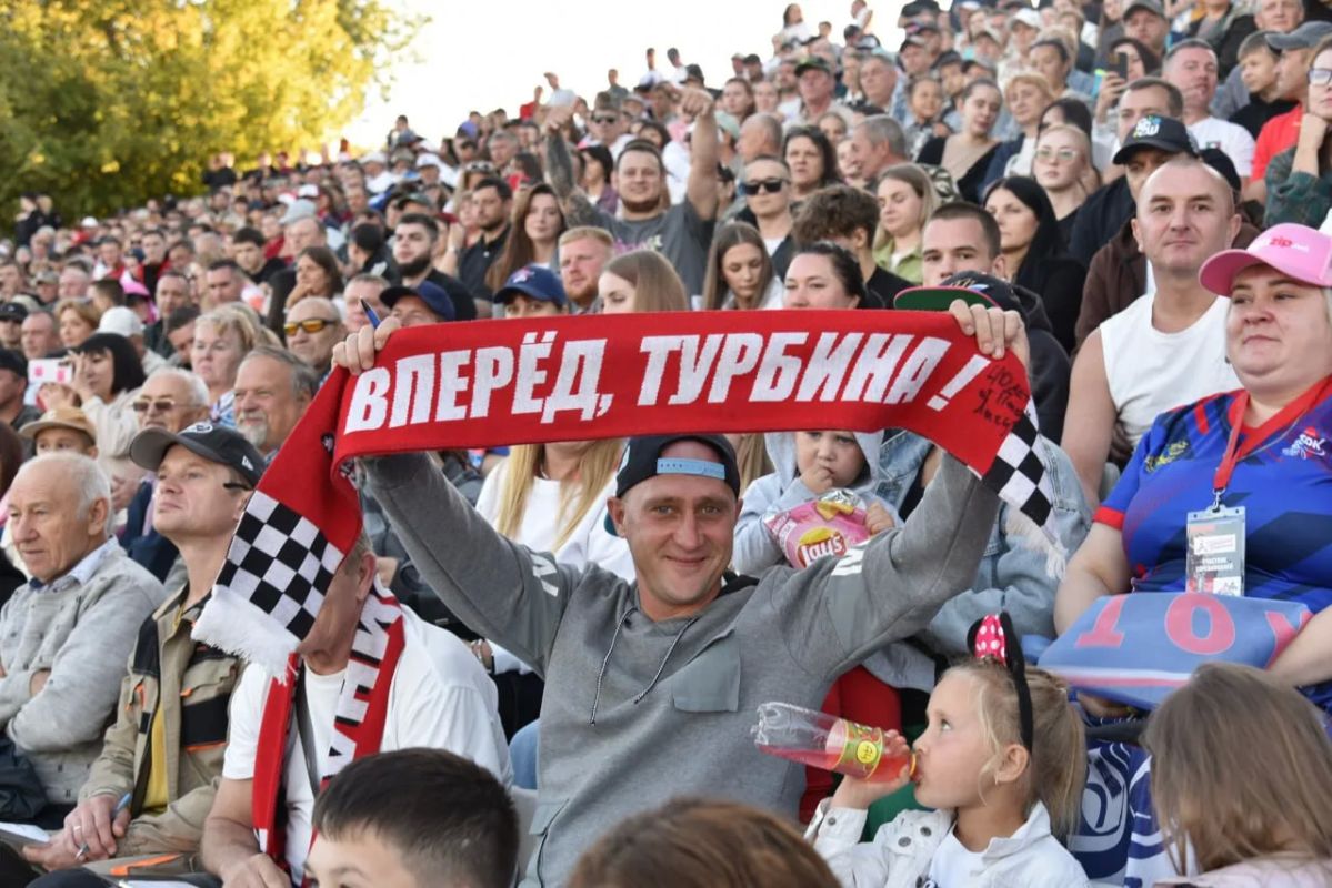 Искры на гаревой дорожке. «Восток» не оставил шансов соперникам Искры на гаревой дорожке. «Восток» не оставил шансов соперникам