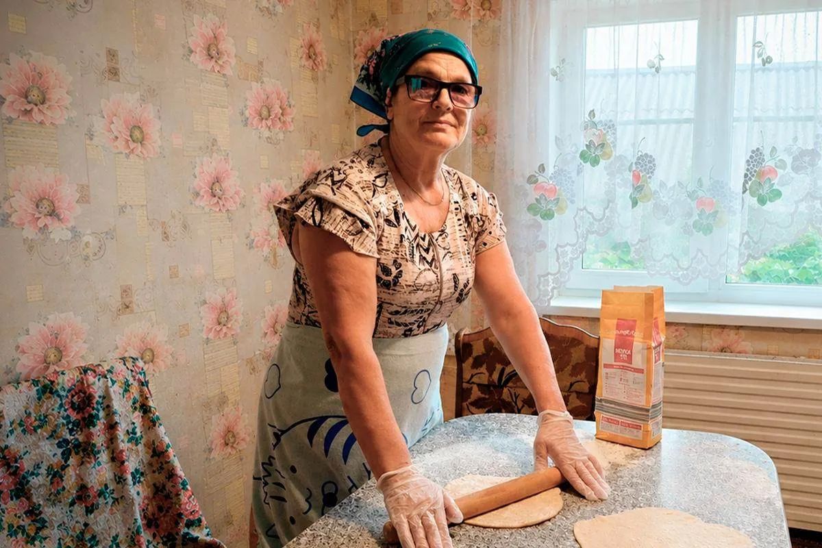 Жительницы села Даниловка Саратовской области приготовили домашнюю лапшу для бойцов Жительницы села Даниловка Саратовской области приготовили домашнюю лапшу для бойцов