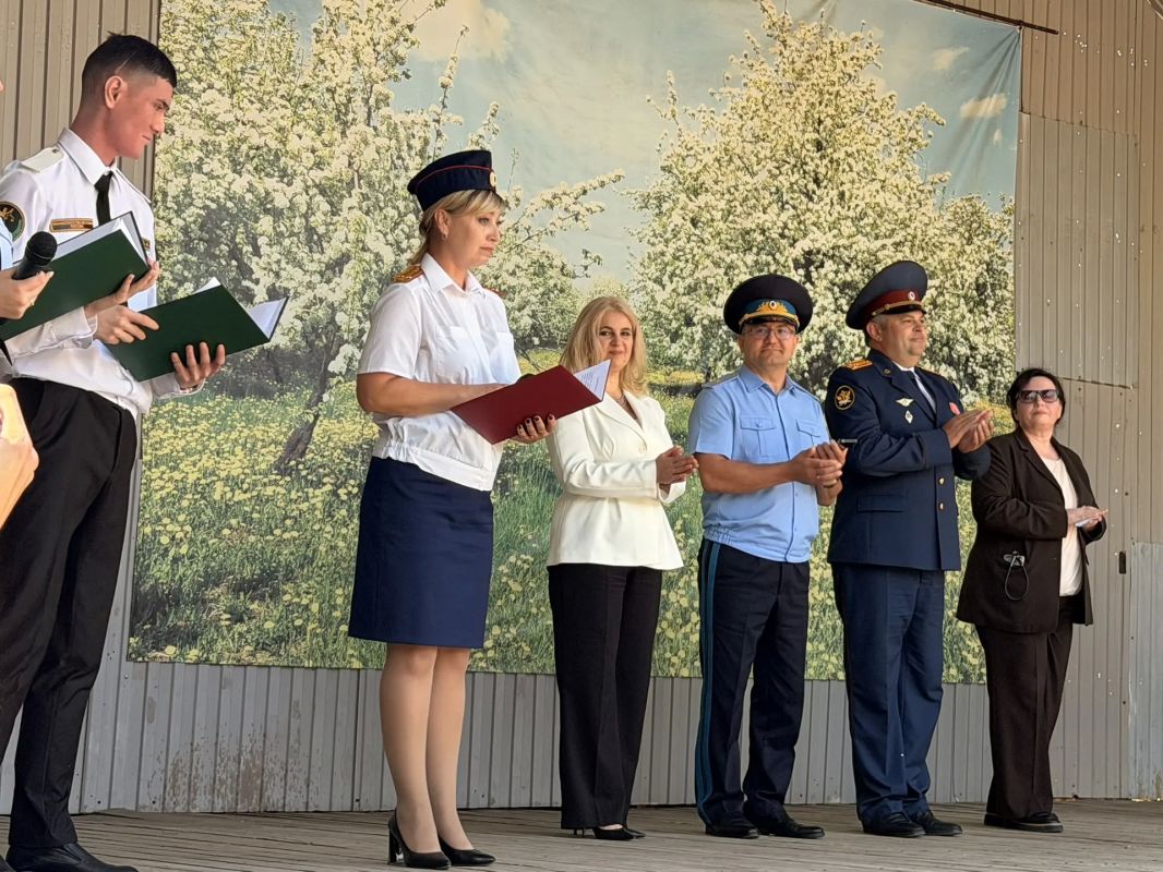 Представители следственного управления приняли участие в торжественных мероприятиях, посвящённых Дню знаний Представители следственного управления приняли участие в торжественных мероприятиях, посвящённых Дню знаний