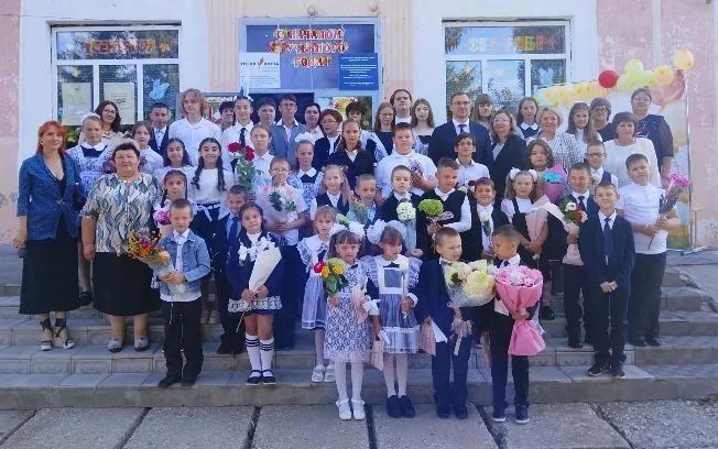 Руководители министерства поздравили школьников с Днем знаний Руководители министерства поздравили школьников с Днем знаний