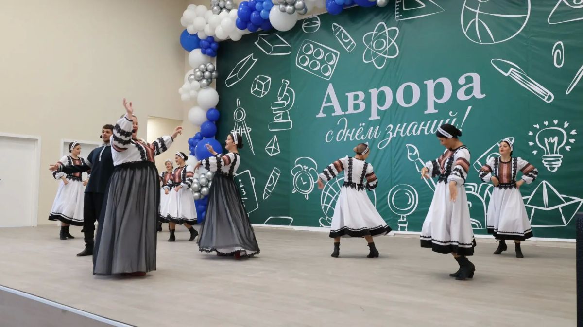 В Саратовской области в День знаний в около 900 образовательных учреждениях прошли праздничные мероприятия, посвященные началу учебного года В Саратовской области в День знаний в около 900 образовательных учреждениях прошли праздничные мероприятия, посвященные началу учебного года