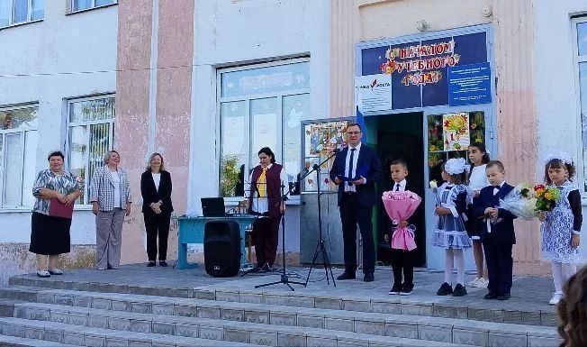 Руководители министерства поздравили школьников с Днем знаний Руководители министерства поздравили школьников с Днем знаний