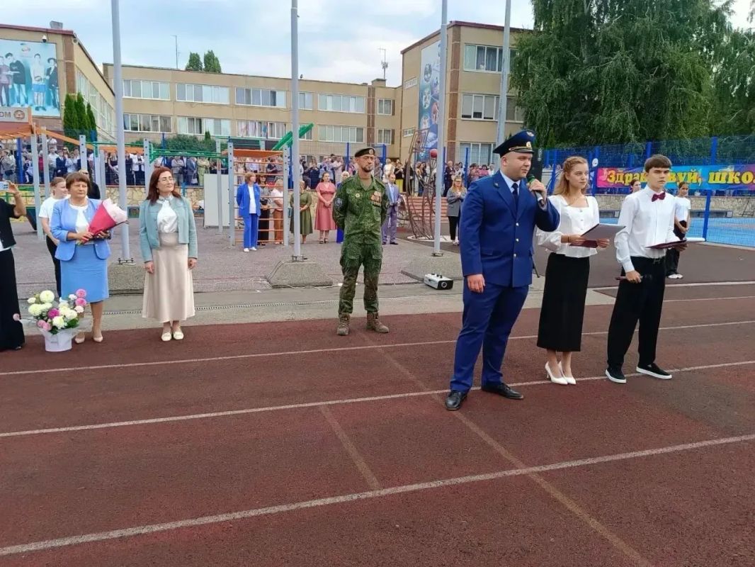 В Балаково работники прокуратуры приняли участие в мероприятиях, посвященных Дню знаний В Балаково работники прокуратуры приняли участие в мероприятиях, посвященных Дню знаний